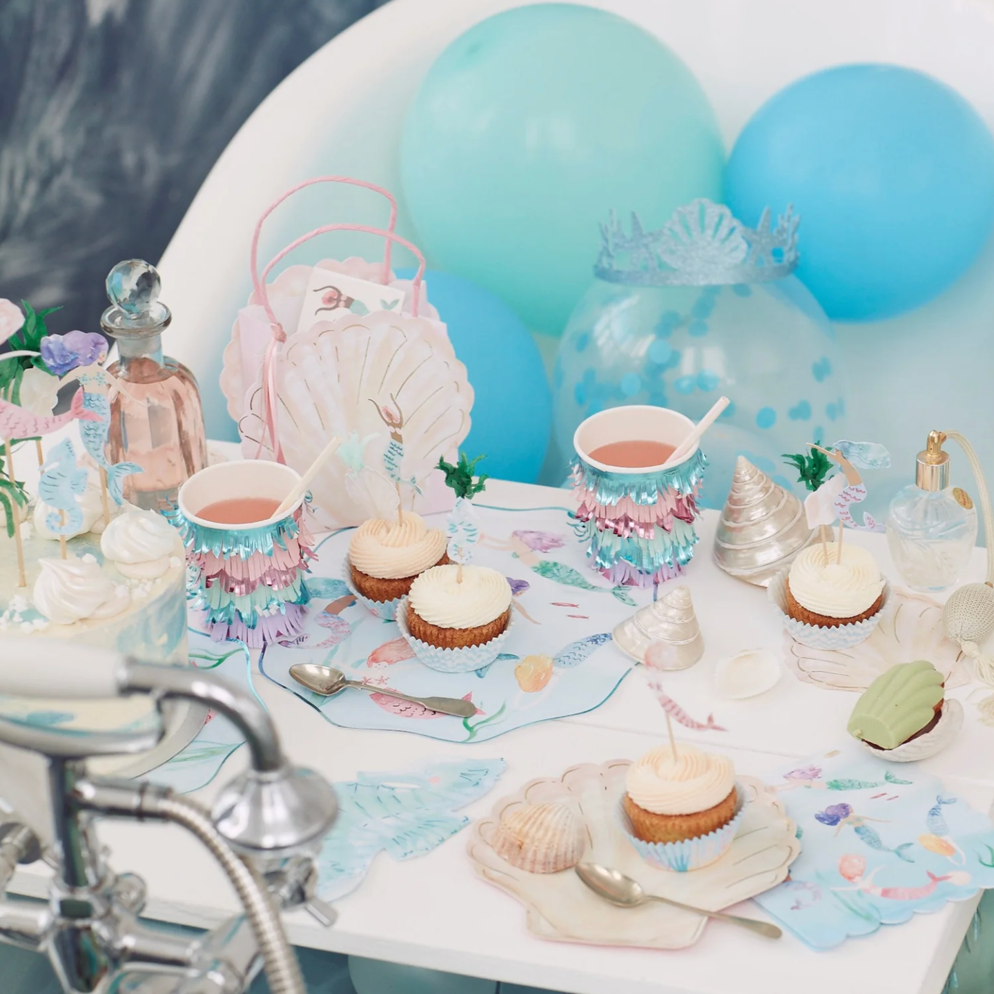 Mermaids Swimming Plates (x8)