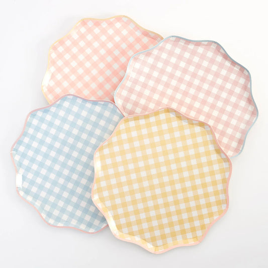 Gingham Dinner Plates (x 12)